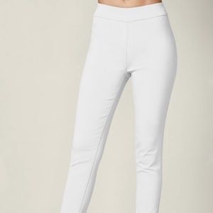 White jeggings petite- great condition
